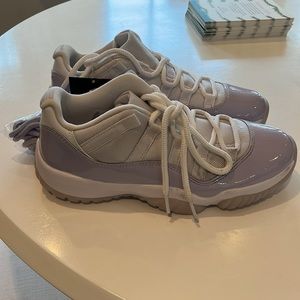 Women’s air Jordan 11 retro low pure violet shoes